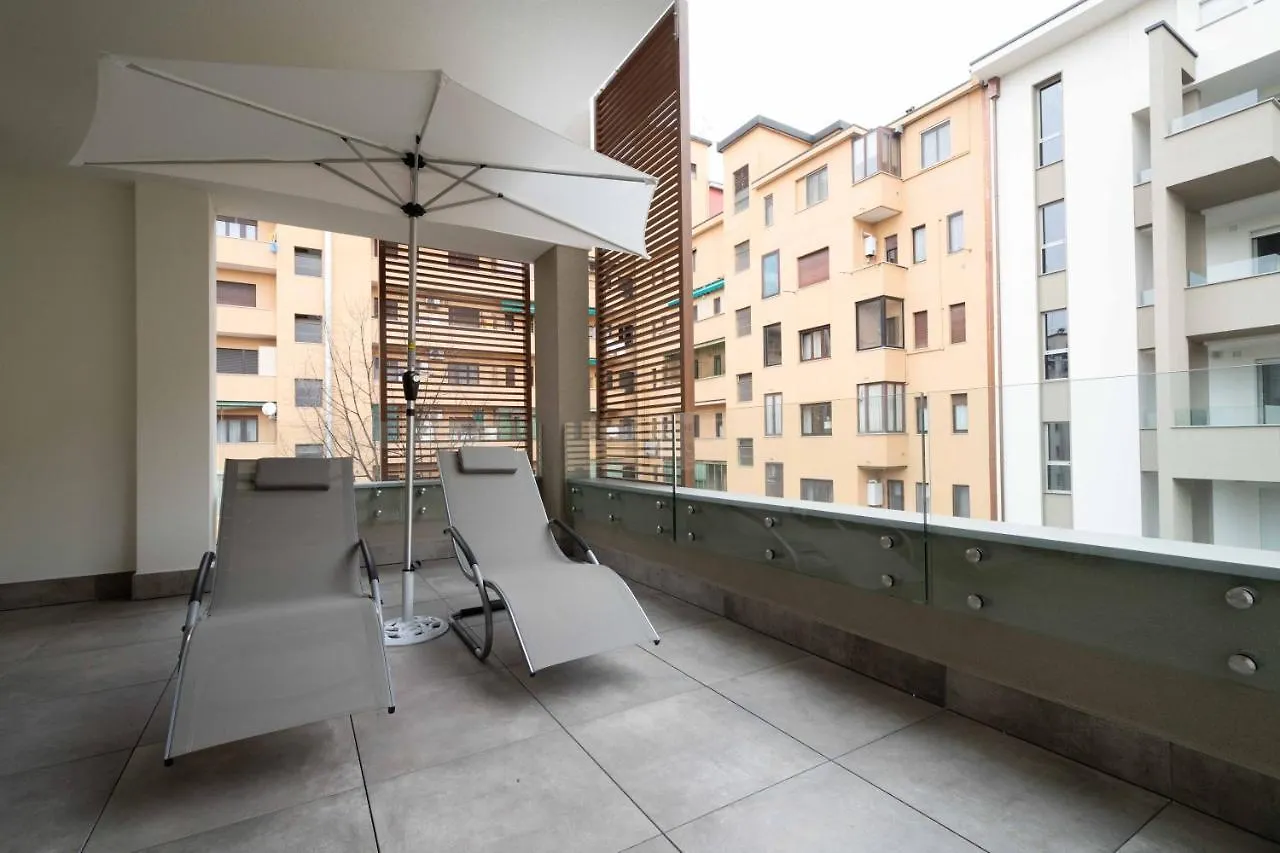 Amazing BRAND NEW 2 room upper scale with condo GYM close to metro Milano