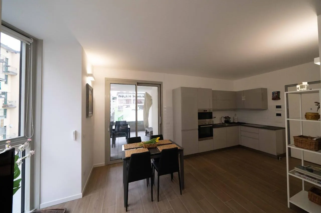 Amazing Brand New 2 Room Upper Scale With Condo Gym Close To Metro Milan