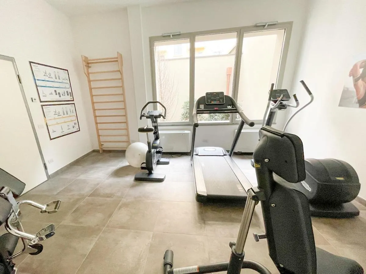 Amazing Brand New 2 Room Upper Scale With Condo Gym Close To Metro Milan Apartment